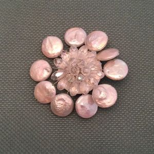 Freshwater coin pearl brooch white